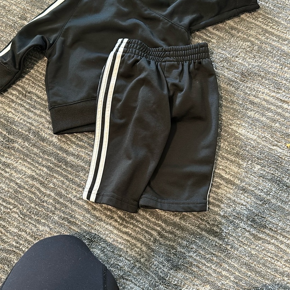Adidas Black Athletic matching set with Signature Strips - Picture 6 of 6